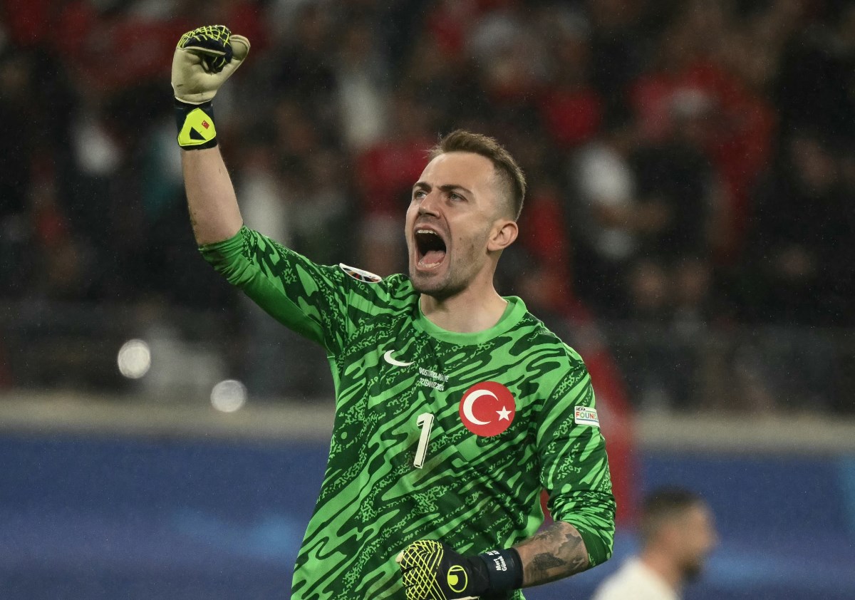 Mert Gunok Jadi Pahlawan Turkiye Saat Kalahkan Austria di 16 Besar Euro 2024, Disamakan Gordon Banks 